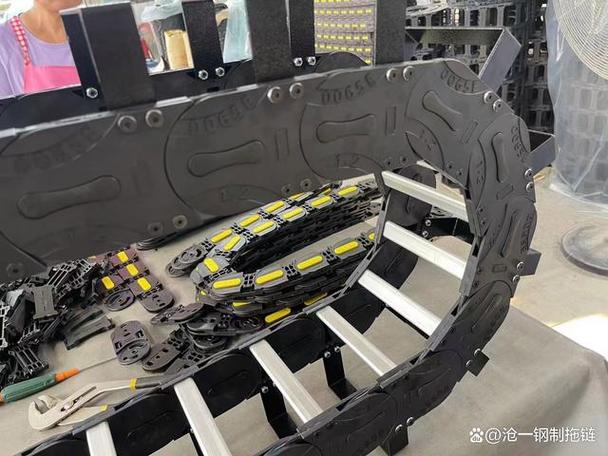 能源链（冶金设备专用拖链）在冶金专用设备销售中的关键作用与市场前景